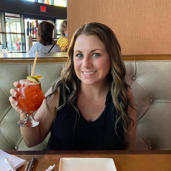 Meet your Posher, Jennifer - Picture 1 of 1